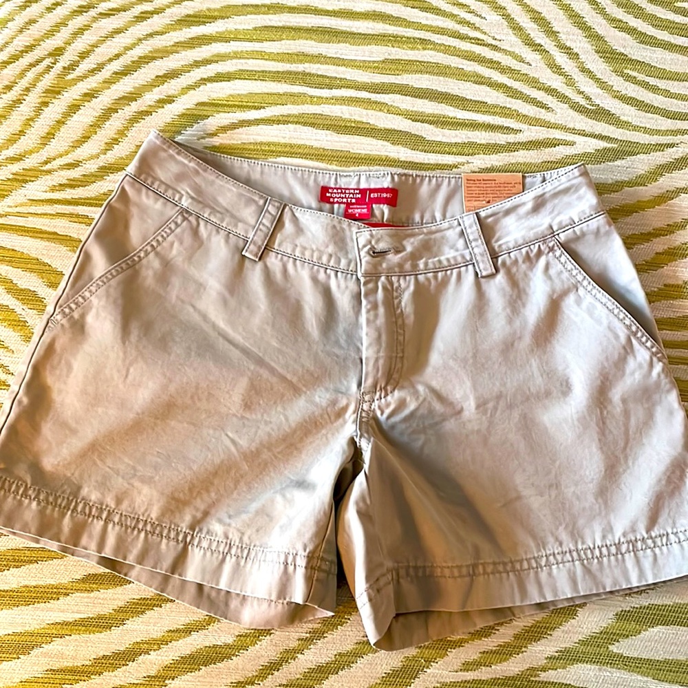 Khaki shorts; NWT; size 4